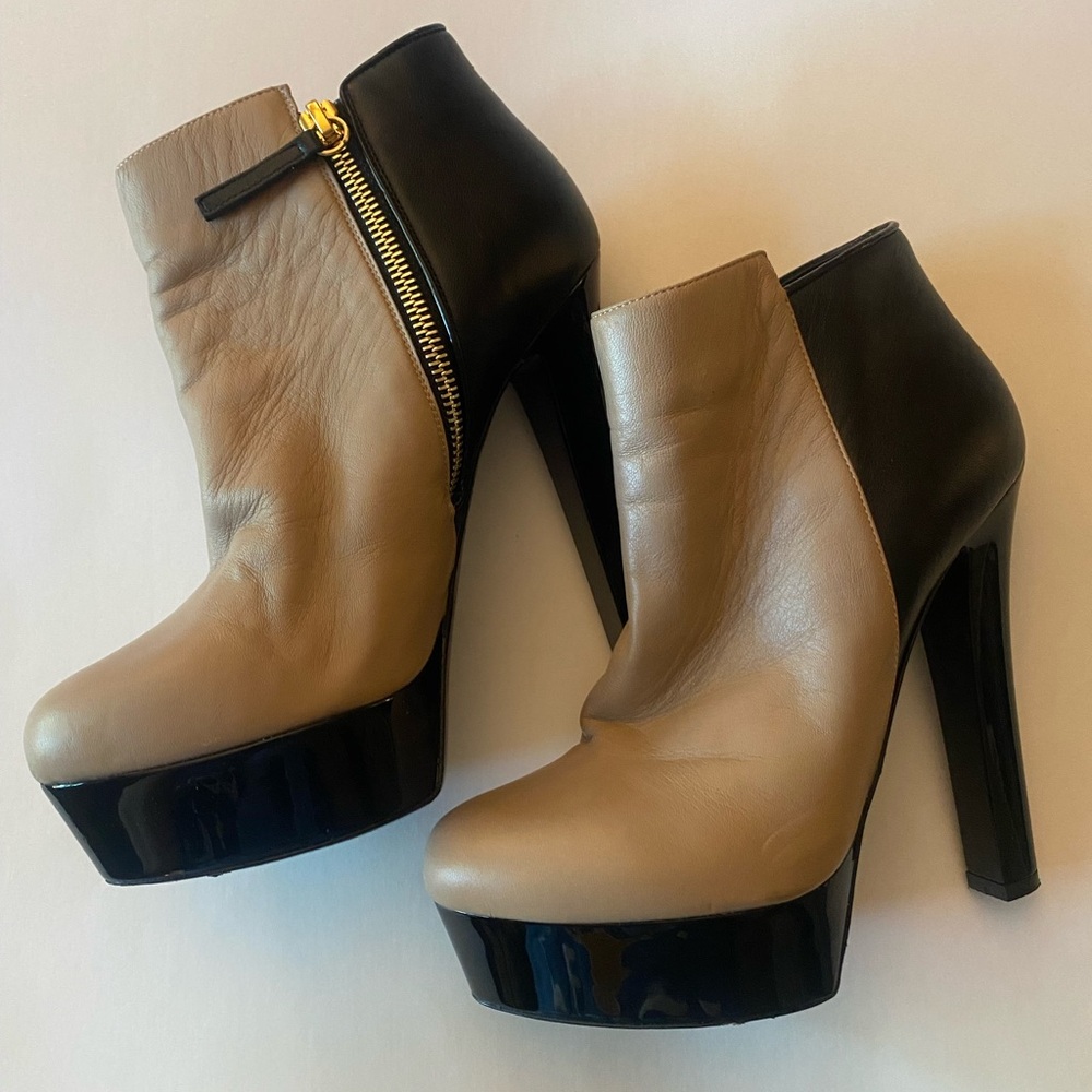 Giuseppe Zanotti Tan and Black Ankle Platform Bootie 38.5 EU 8 US Italy